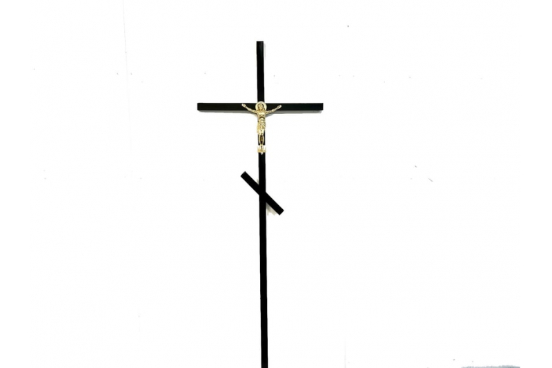 Крест М-6 с распятием